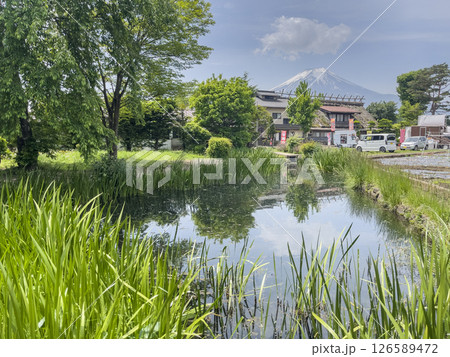 忍野八海　山梨県南都留郡忍野村 126589472