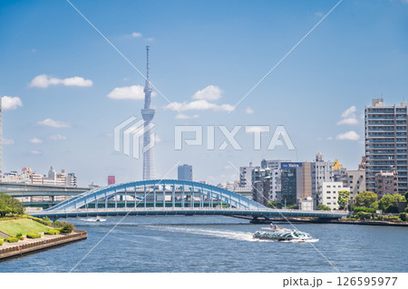 「東京都」永代橋と東京スカイツリーの風景 「東京都」永代橋と東京スカイツリーの風景 126595977