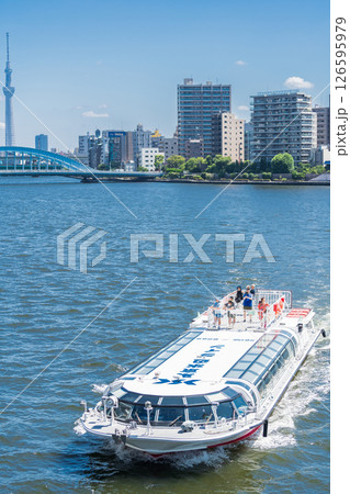 「東京都」永代橋と東京スカイツリーの風景 126595979
