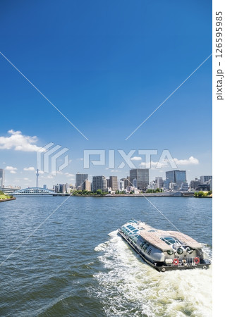 「東京都」永代橋と東京スカイツリーの風景 126595985