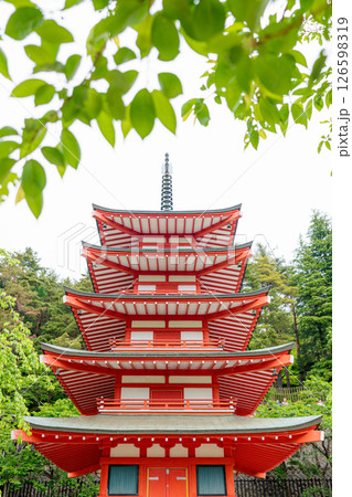 新倉山浅間神社 忠霊塔 126598319