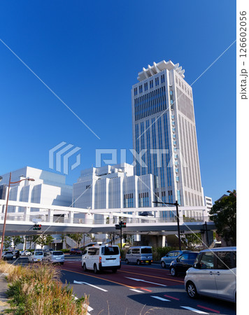 神奈川県・横須賀　京急本線　汐入駅周辺の風景 126602056