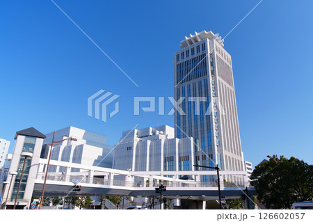 神奈川県・横須賀　京急本線　汐入駅周辺の風景 126602057