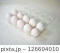 新鮮な玉子パック 白玉10個入の写真　俯瞰 126604010