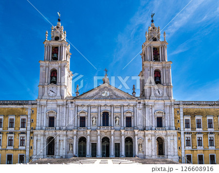 The Mafra National Palace is a monumental baroque and italianized palace-monastery in Mafra, Portugal. 126608916