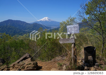 山頂からの富士山 126609363