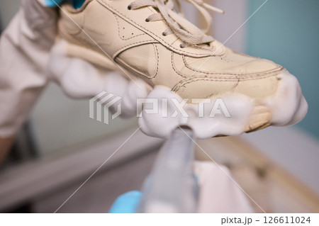 Cleaning Sneakers A Comprehensive Step-by-step Maintenance Guide for Optimal Care 126611024