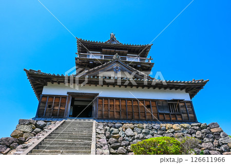 青空と丸岡城 福井県坂井市 126611966