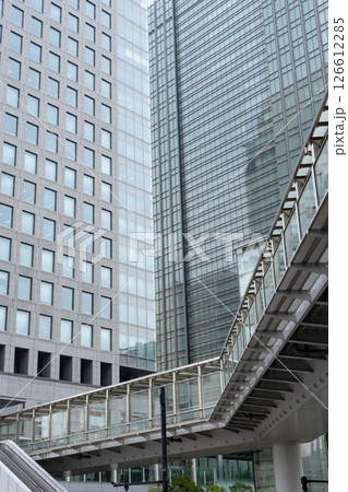 浜松町の高層ビルの風景 126612285