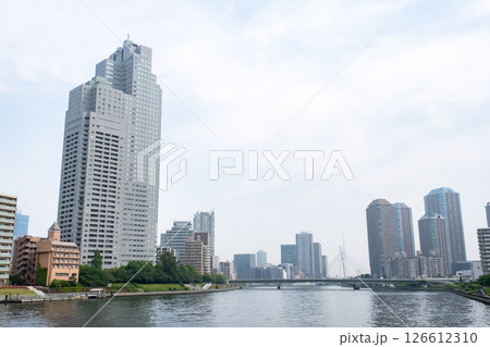 隅田川テラスから見た佃大橋方面の風景 126612310