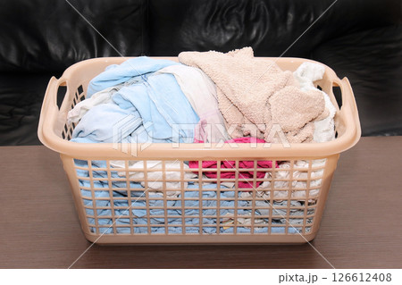 Clean laundry basket 126612408