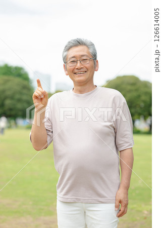 笑顔のシニア男性 笑顔のシニア男性 126614005