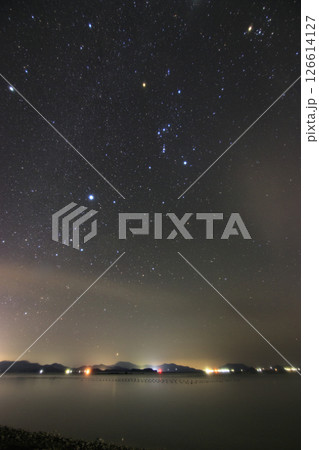 瀬戸内の秋の星景　南中するオリオン座とカノープス 126614127
