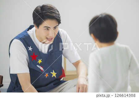 保育所と男性保育士 保育所と男性保育士 126614308