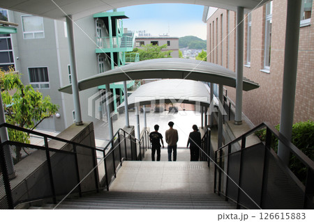 京都美術工芸大学、京都建築大学校、京都伝統工芸大学が入る学校法人二本松学院 京都美術工芸大学、京都建築大学校、京都伝統工芸大学が入る学校法人二本松学院 126615883