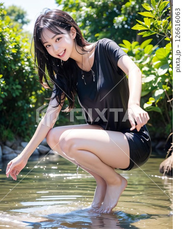 水遊びをする女の子 水遊びをする女の子 126616063