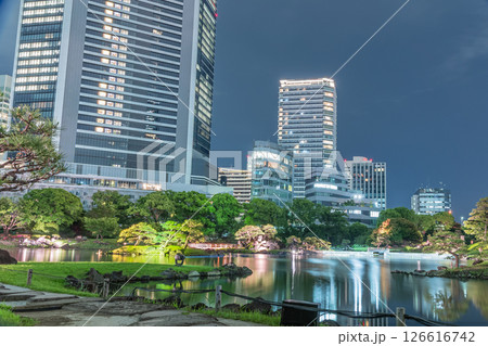 東京港区旧芝離宮公園の夜景 東京港区旧芝離宮公園の夜景 126616742