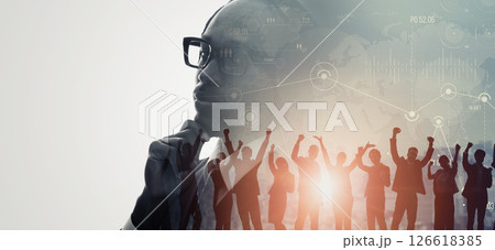 考える男性と歓喜する多国籍グループのコラージュ 126618385