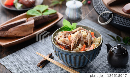 かつお生節の炊き込みごはん かつお生節の炊き込みごはん 126618947