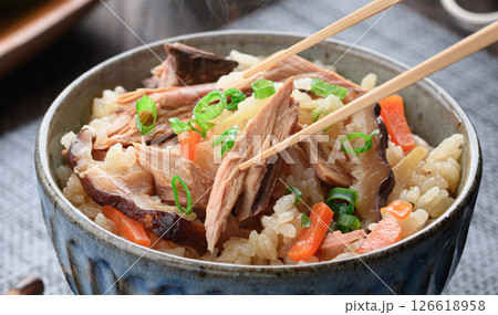 かつお生節の炊き込みごはん かつお生節の炊き込みごはん 126618958