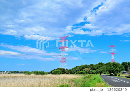千葉県 手賀沼沿いに架かる架空送電線と鉄塔 千葉県 手賀沼沿いに架かる架空送電線と鉄塔 126620240