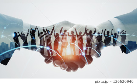 握手するビジネスパーソンと多国籍グループのコラージュ 126620940