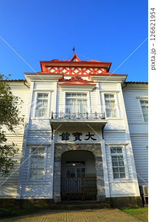 鶴岡公園　満開の桜 126621954