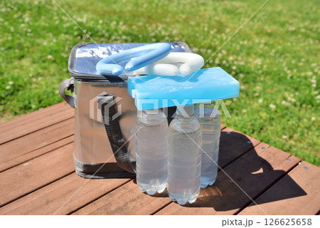 熱中症対策グッズ ネッククーラー 水分補給 猛暑対策グッズ 炎天下対策グッズ 真夏日対策グッズ 熱中症対策グッズ ネッククーラー 水分補給 猛暑対策グッズ 炎天下対策グッズ 真夏日対策グッズ 126625658