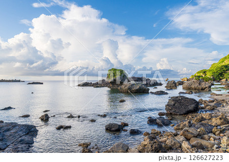 夕方の美しい南の島の海岸 夕方の美しい南の島の海岸 126627223