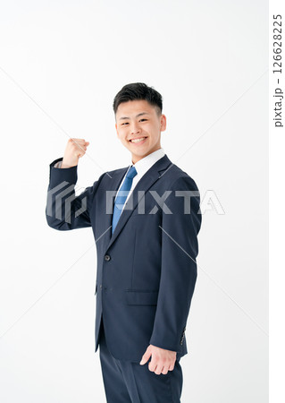 若い男性　ビジネス　ガッツポーズ 126628225