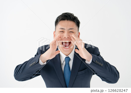 若い男性　ビジネス　叫ぶ 126628247