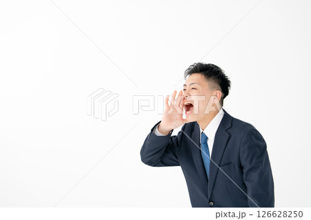 若い男性　ビジネス　叫ぶ 126628250
