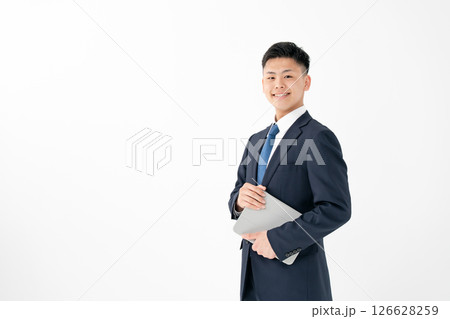 若い男性 ビジネス タブレット 若い男性 ビジネス タブレット 126628259