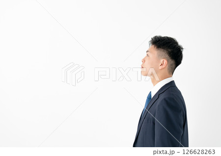 若い男性　ビジネス　横顔 126628263