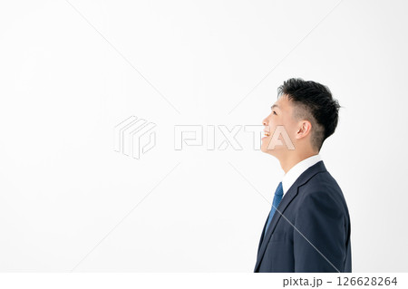 若い男性　ビジネス　横顔 126628264