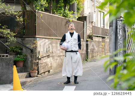 職人　ニッカポッカ　住宅街 126628445