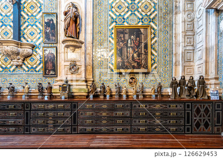 Coimbra , Portugal - Mar 15, 2025: Interior of Santa Cruz Monastery at Coimbra, Portugal 126629453