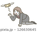 お金を失って泣く若い女性（スーツ） 126630645
