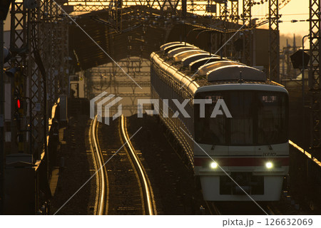 京王　8000 126632069