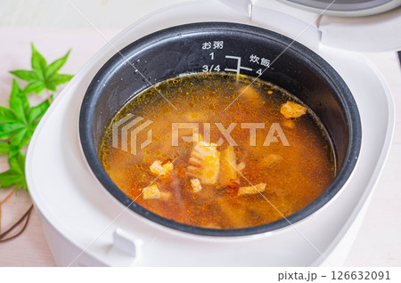 たけのこご飯の素で炊く たけのこご飯の素で炊く 126632091