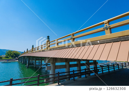 滋賀県大津市　瀬田川に架かる瀬田唐橋 126632308
