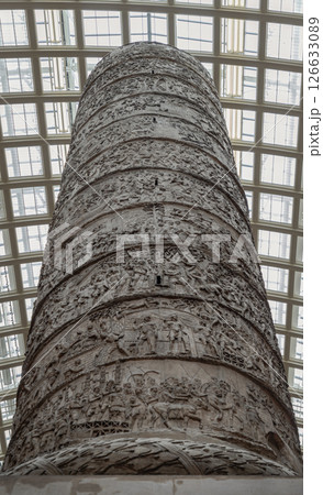 Looking up view Trajan's Column, a famous Roman monument. 126633089