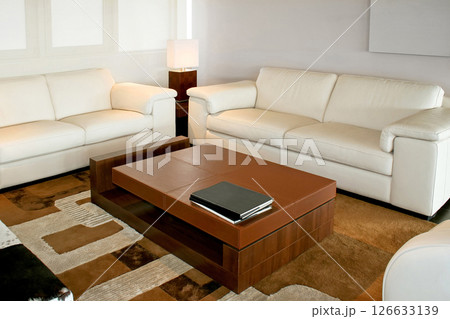 Bright room 126633139
