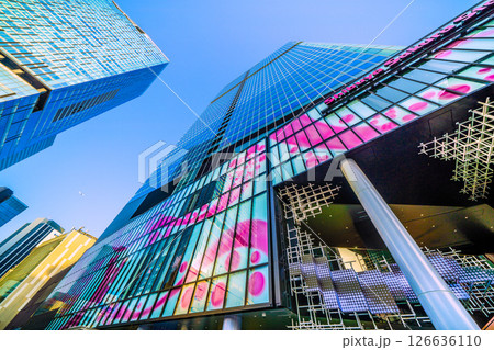 日本の東京都市景観 航空機や渋谷サクラステージSHIBUYAタワーなどを望む＝20日 126636110