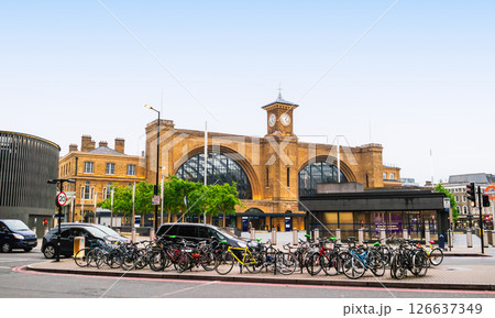 ロンドン　キングス・クロス駅　“ホグワーツ特急”の始発駅 126637349