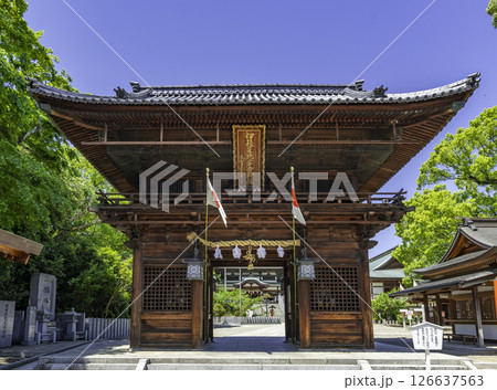 伊豫豆比古命神社　楼門　愛媛県松山市 126637563