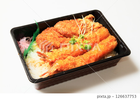 海老フライと豚カツ弁当 海老フライと豚カツ弁当 126637753