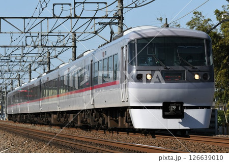 西武新宿線を走行する特急小江戸号　10000系 126639010