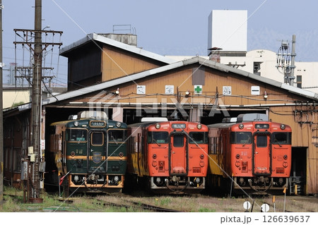 昔懐かしい車庫とキハ 昔懐かしい車庫とキハ 126639637