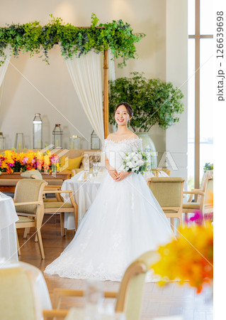 ブーケを持つ花嫁　結婚式場 126639698